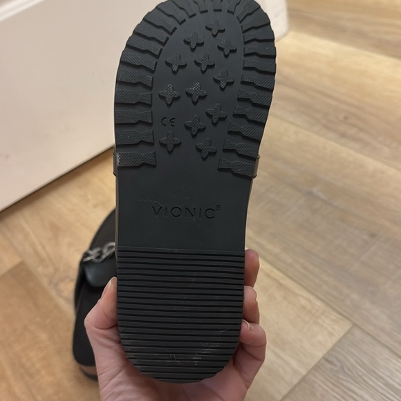 **SOLD ON MERCARI**VIONIC Georgie Black Nappa Leather slides size 8 - Picture 4 of 6